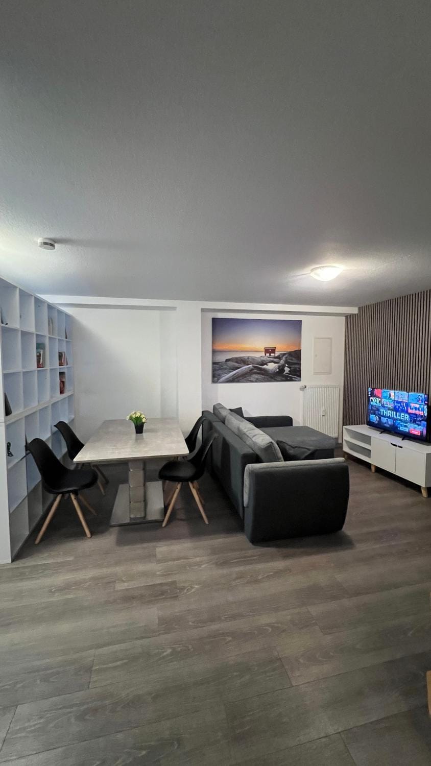 Living room, Dining area, Food