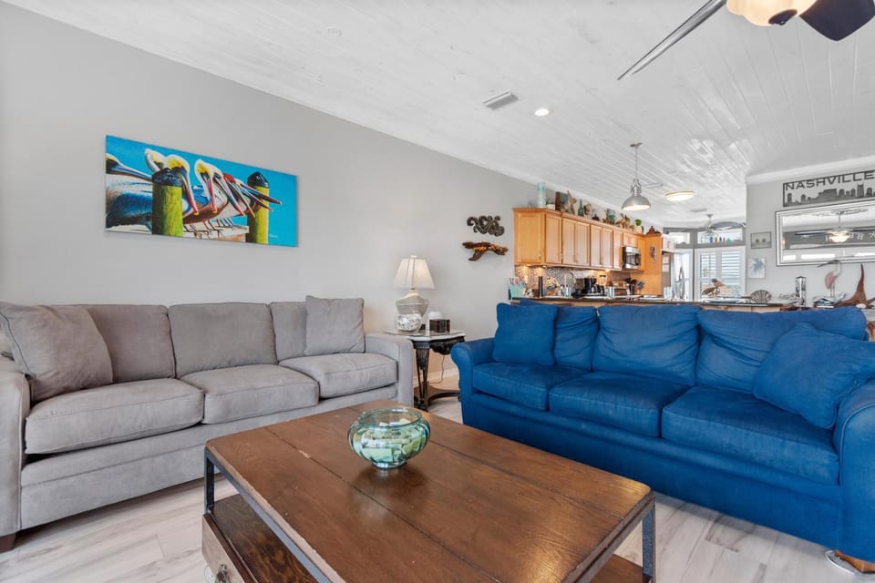Dottie's Sandbar House in Pensacola Beach