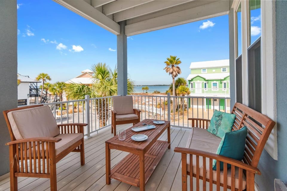 Breezin Home House in Pensacola Beach
