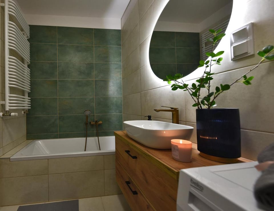 Bathroom, Bath