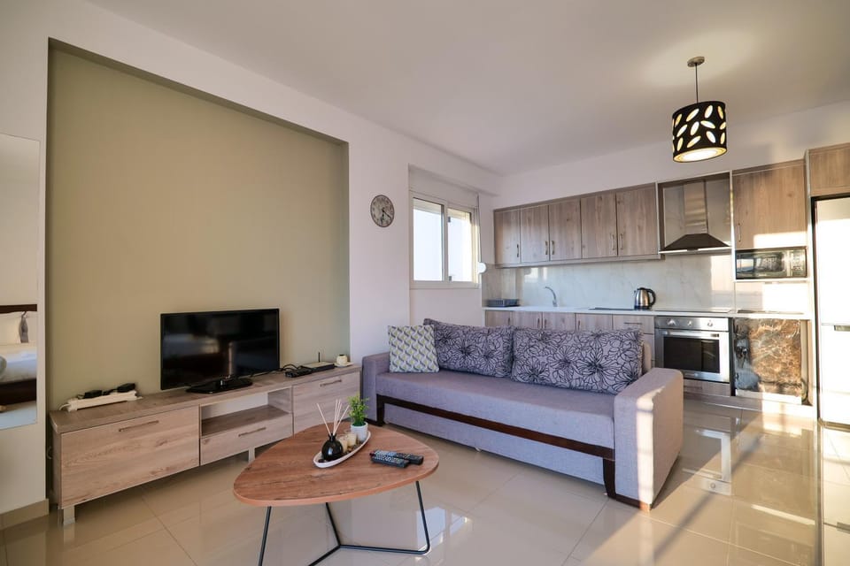 Kitchen or kitchenette, Living room, oven