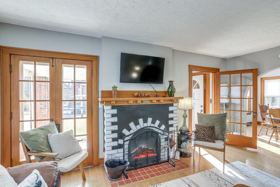 Cozy Tiffin House with Private Pool 1 Mi to Town! House in Ohio