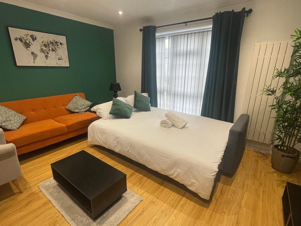 Rooms in stylish house Vacation rental in Milton Keynes