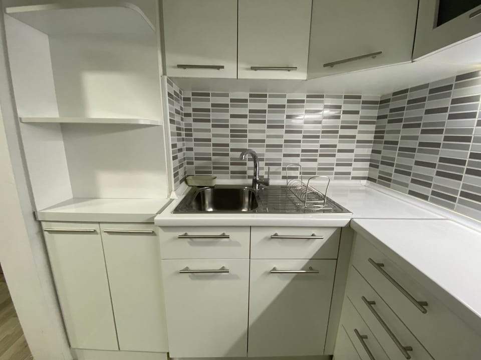 Kitchen or kitchenette, pet friendly, stove