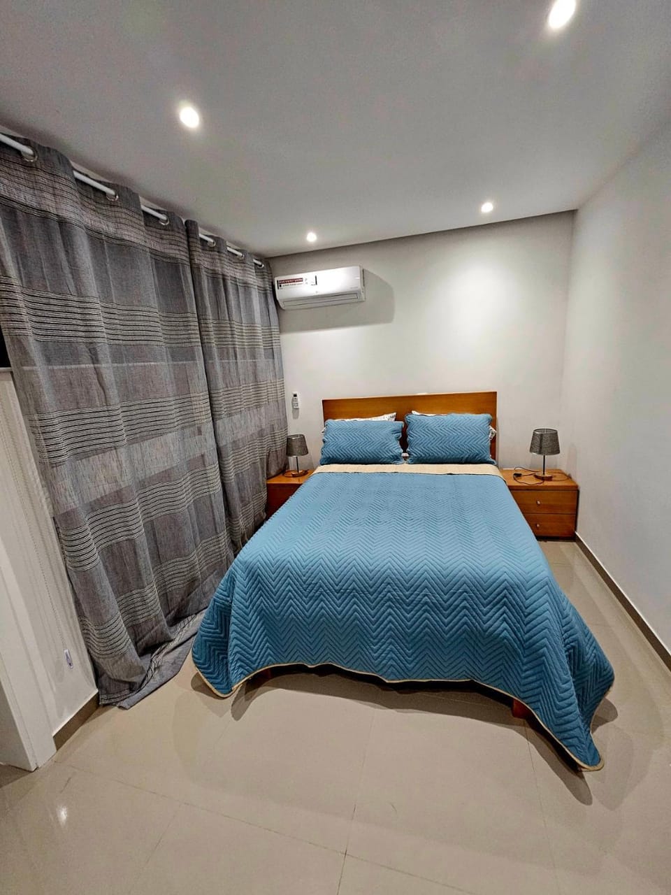 Bed, Bedroom, air conditioner