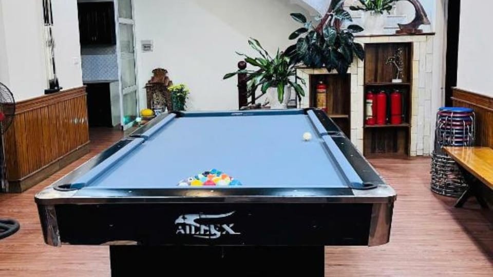 Billiard, Game Room