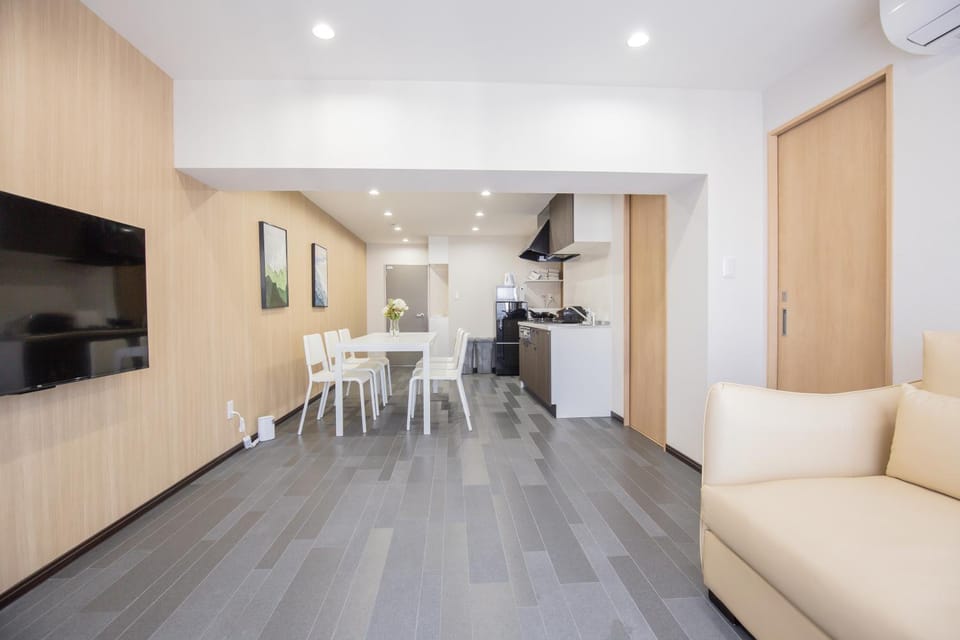 1min walk to Higashi Shinjuku sta 8PPL Shinjuku Gyoen丶 National Garden丶 Kabukicho丶 Shinjuku Station丶 Golden Gai丶 Tokyo Metropolitan Government Building YYoQA Apartment in Shinjuku