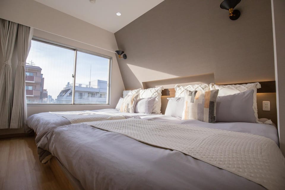 1min walk to Higashi Shinjuku sta 8PPL Shinjuku Gyoen丶 National Garden丶 Kabukicho丶 Shinjuku Station丶 Golden Gai丶 Tokyo Metropolitan Government Building YYoQB Apartment in Shinjuku