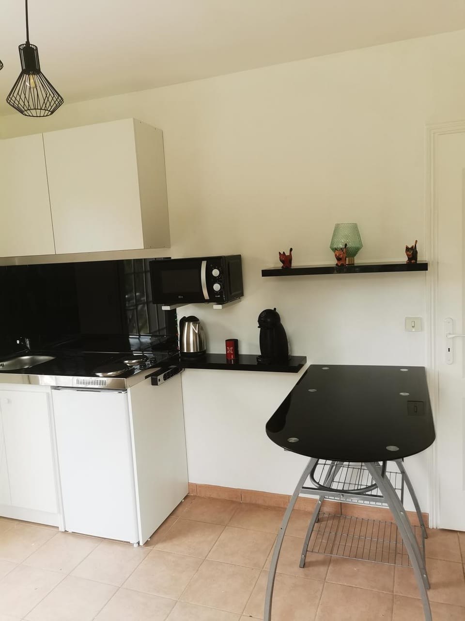 Coffee/tea facilities, Dining area, minibar