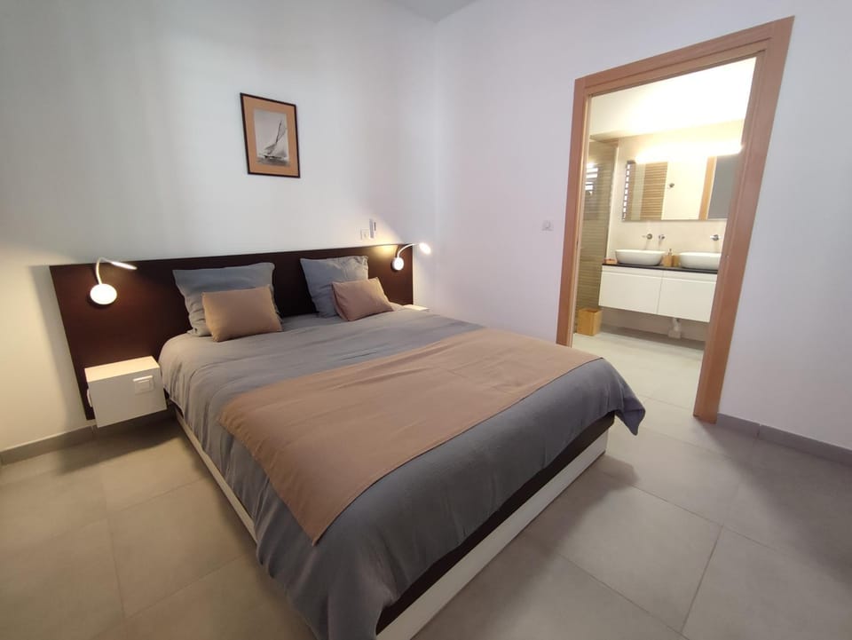 Property building, Photo of the whole room