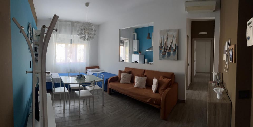 Bed, Living room