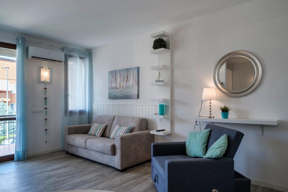 Bed, Living room