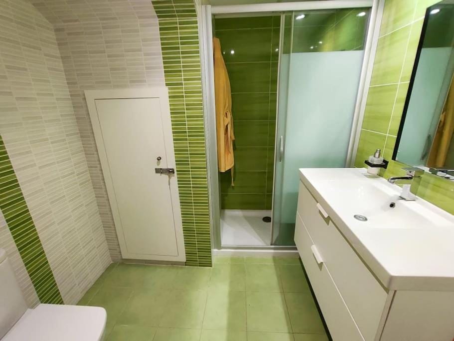 Shower, Bathroom