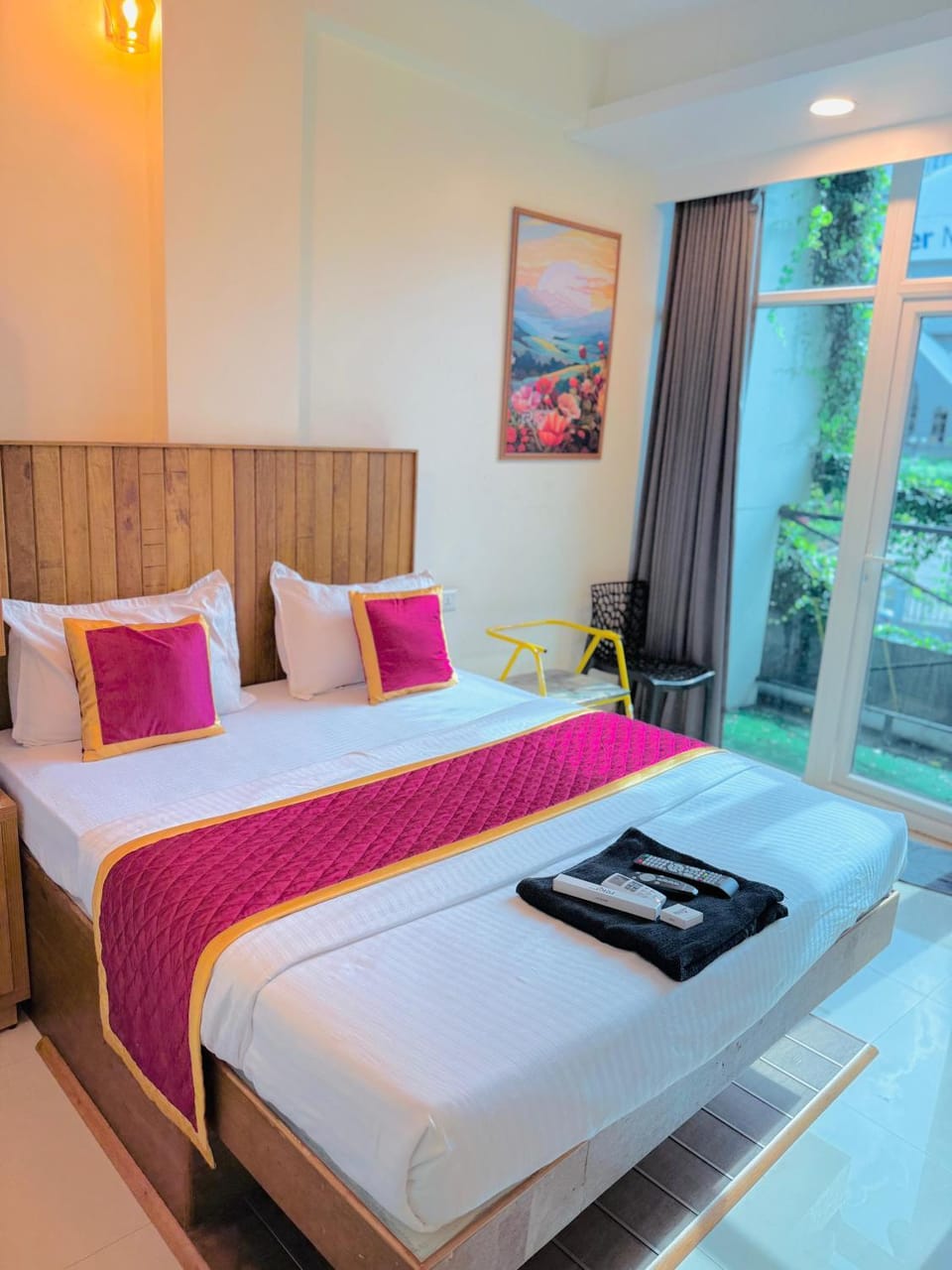Property building, Bed, Bedroom