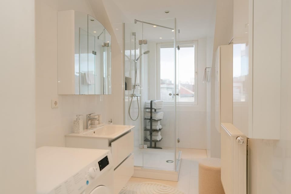 Bathroom, towels