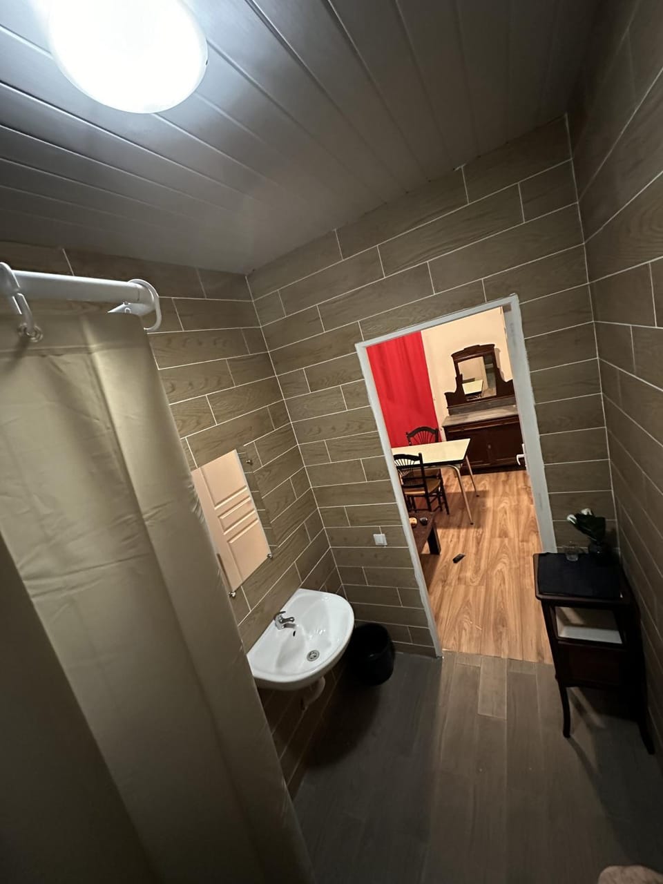 Shower, Toilet
