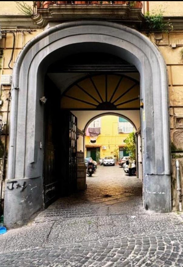Boutique home Tarsia- A 2 minuti da piazza Dante e metro montesanto House in Naples