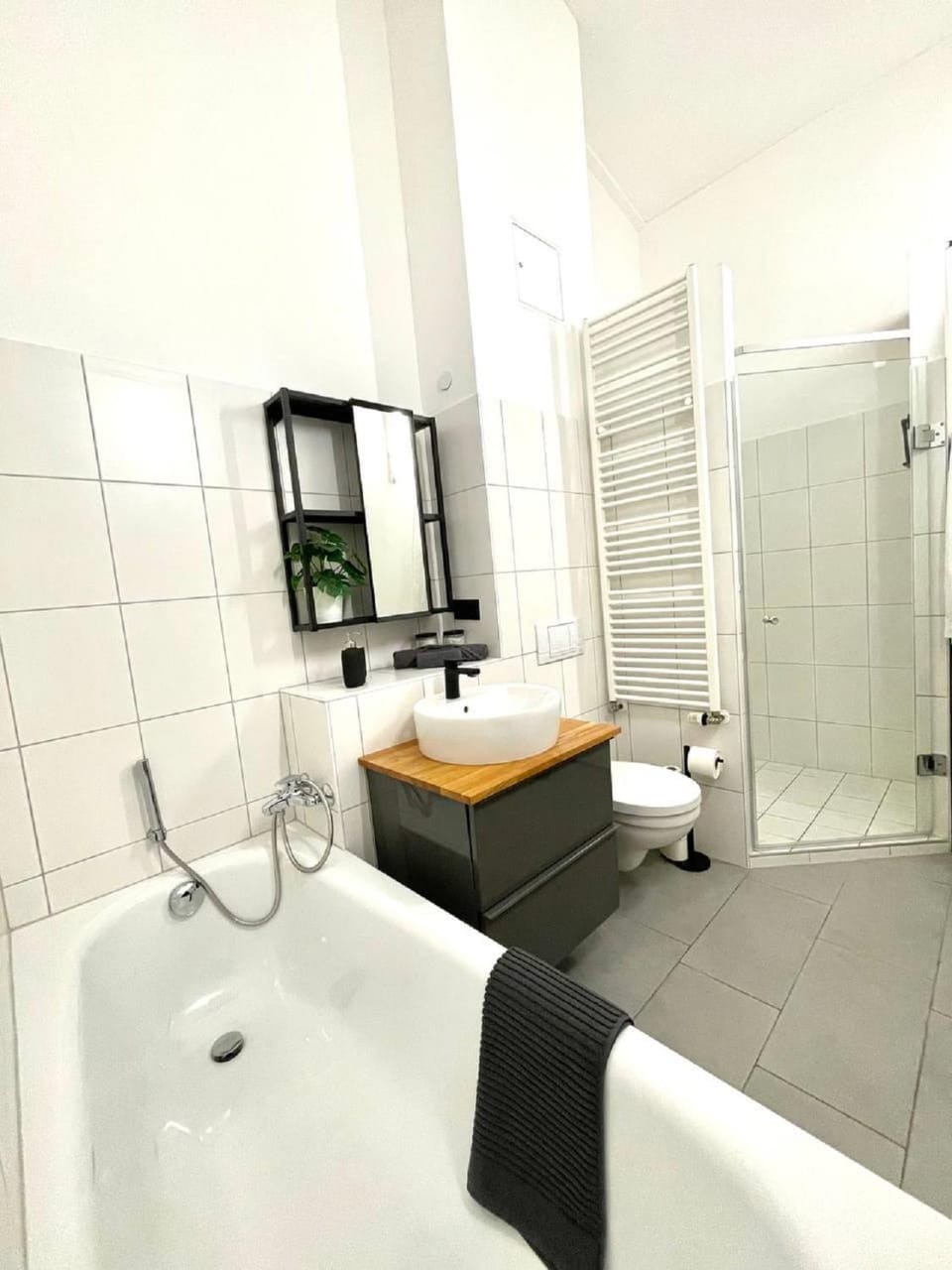 Shower, Bathroom, Bath, towels