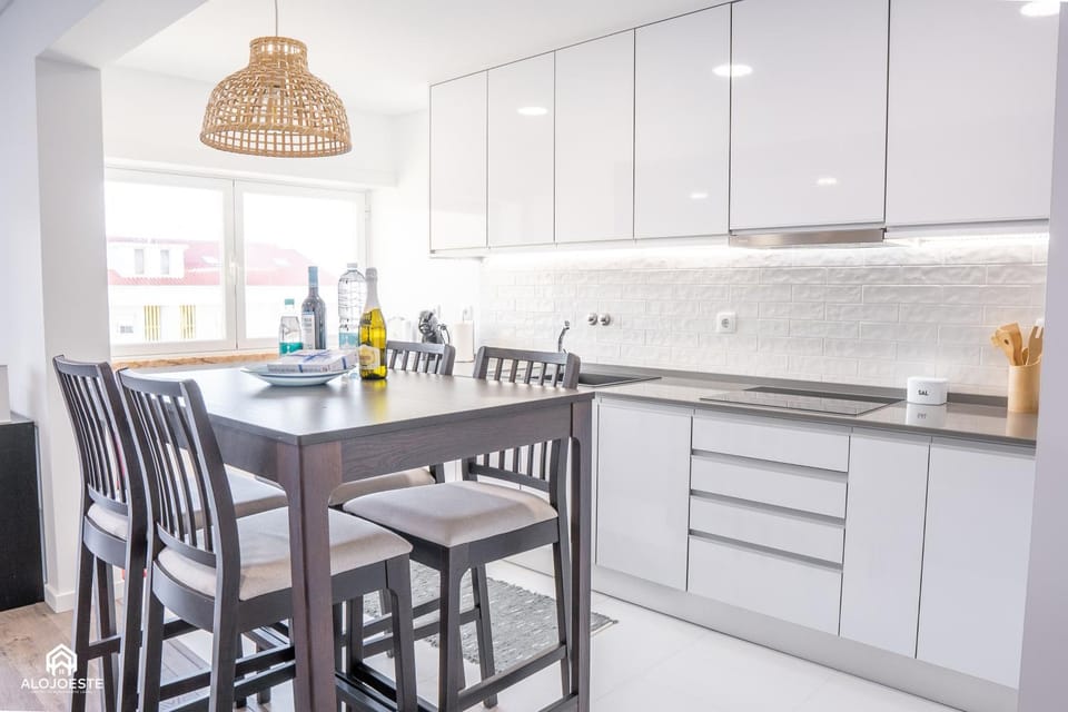 Dining area, pet friendly