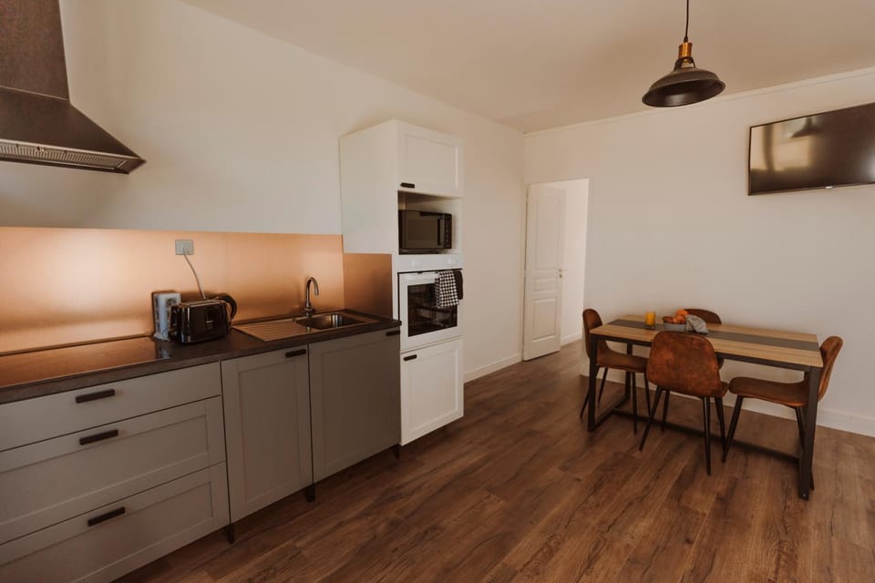 Kitchen or kitchenette, Living room, Seating area, stove, stove, kitchen, kitchen