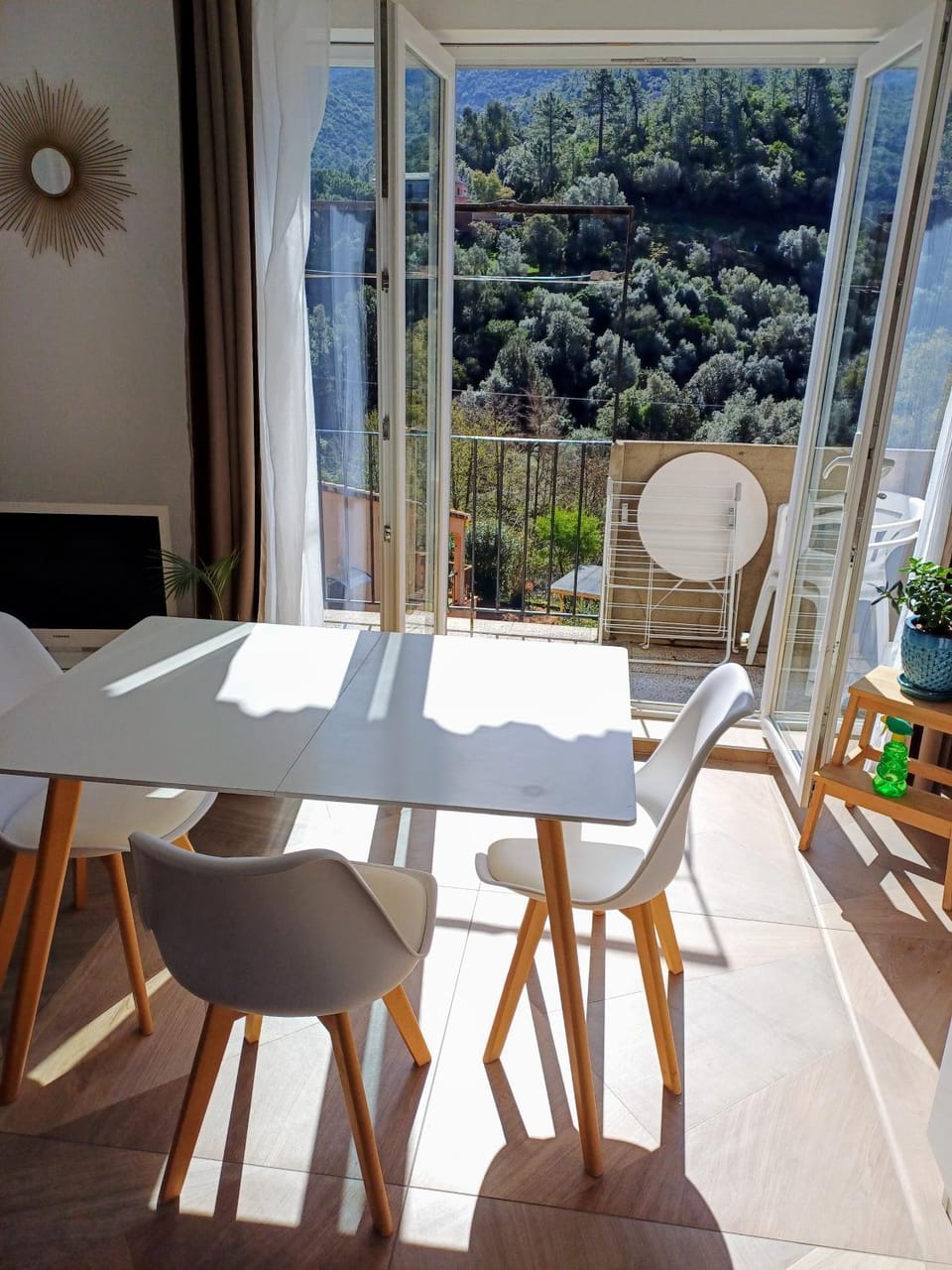 JOLI 2 PIECES SERRIERA Apartment in Corsica
