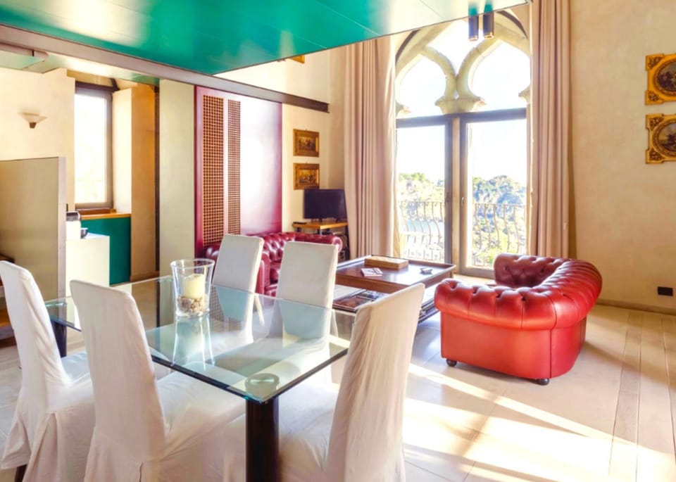 Living room, Dining area, Sea view