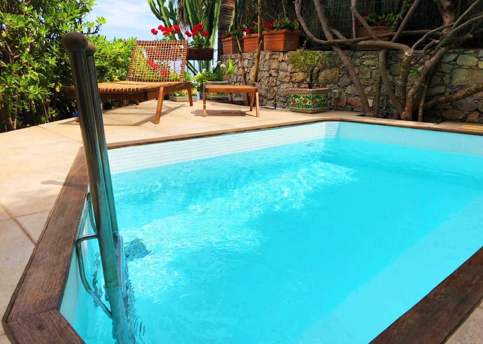 Pool view, Sea view, Swimming pool, sunbed