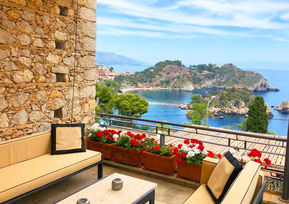 View (from property/room), Balcony/Terrace, Balcony/Terrace, Seating area, Sea view