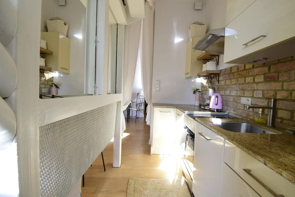 Kitchen or kitchenette, stove