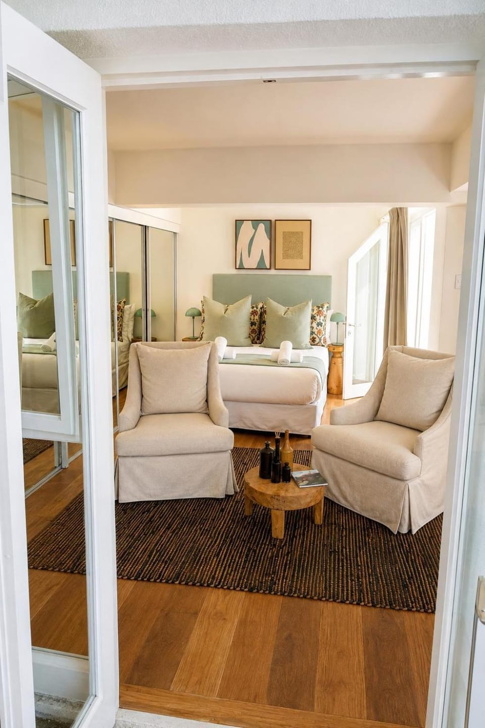Sunny Studio in Green Point with Private Patio Apartment in Cape Town