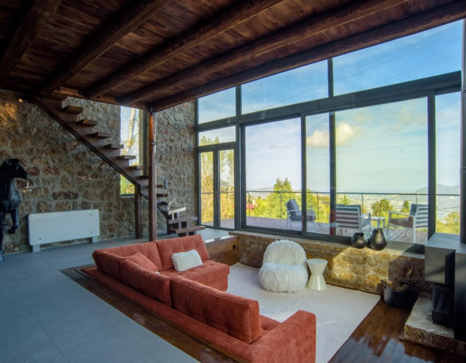 View (from property/room), Living room, Seating area