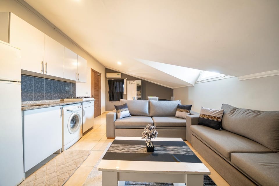 Kitchen or kitchenette, Living room