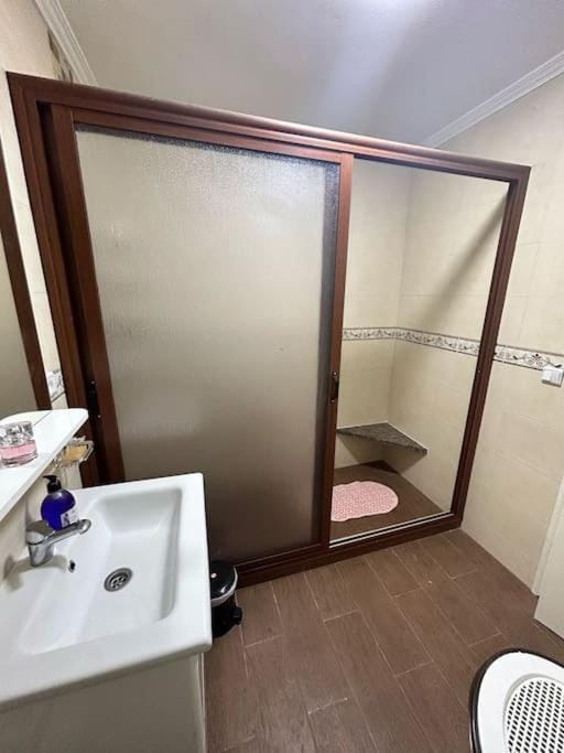 Shower, Toilet, Bathroom