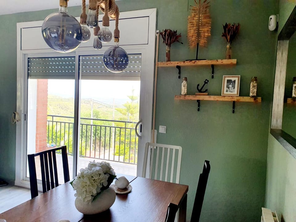 VIVIENDA A 20 MINUTOS DE LAS PLAYAs House in Baix Penedès