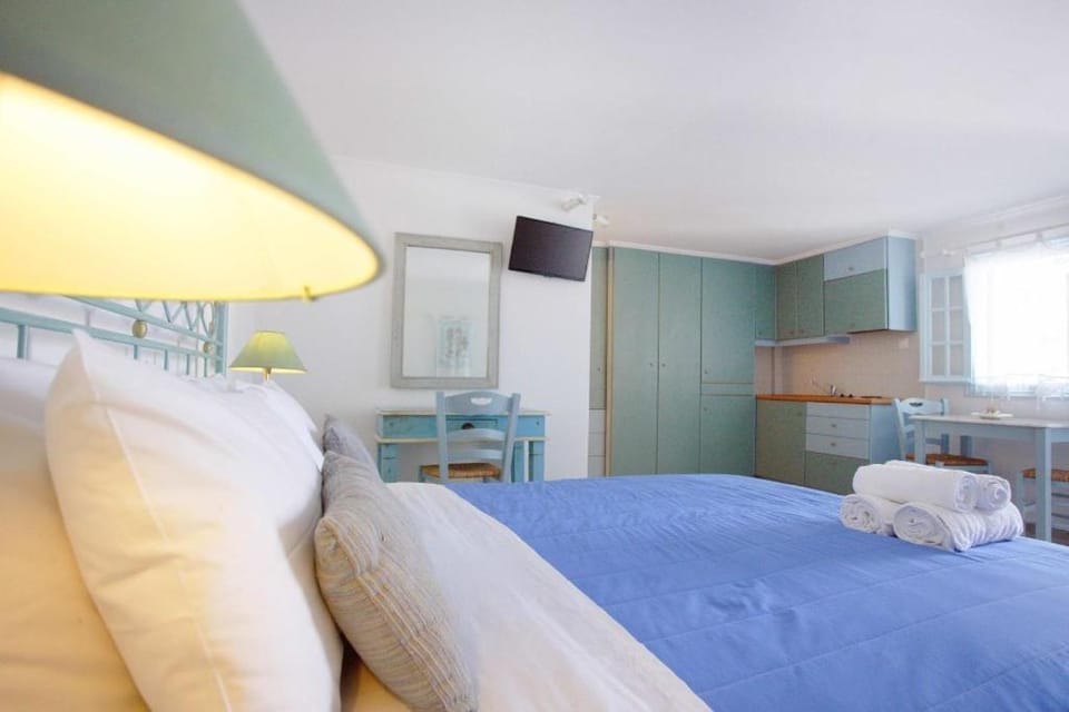 Celestial Garden Apartment hotel in Milos
