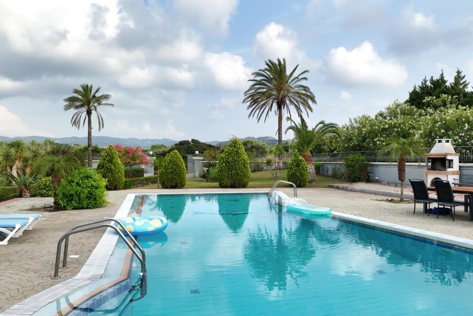 Patio, Day, Natural landscape, Garden, Garden view, Pool view, Swimming pool, sunbed