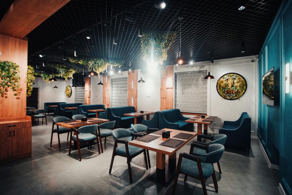 Restaurant/places to eat, Banquet/Function facilities, Breakfast