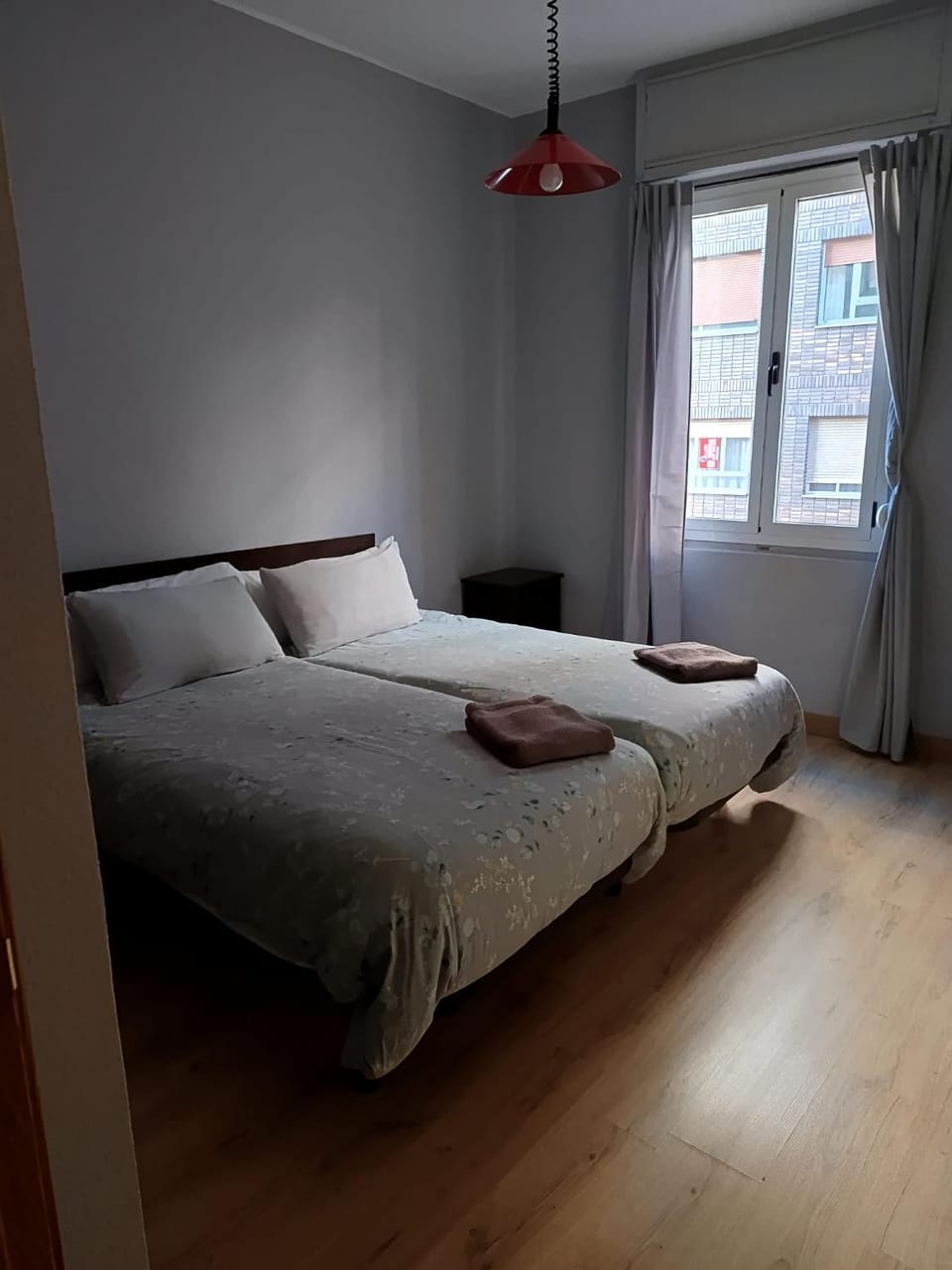 Segundo Antolín Yellow Door Apartment in Ponferrada