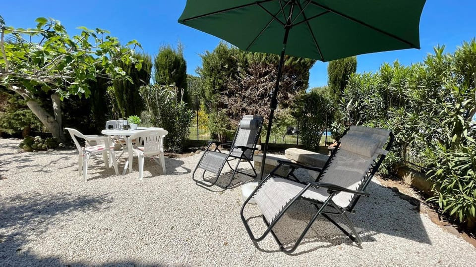 Patio, Garden, Garden view, sunbed