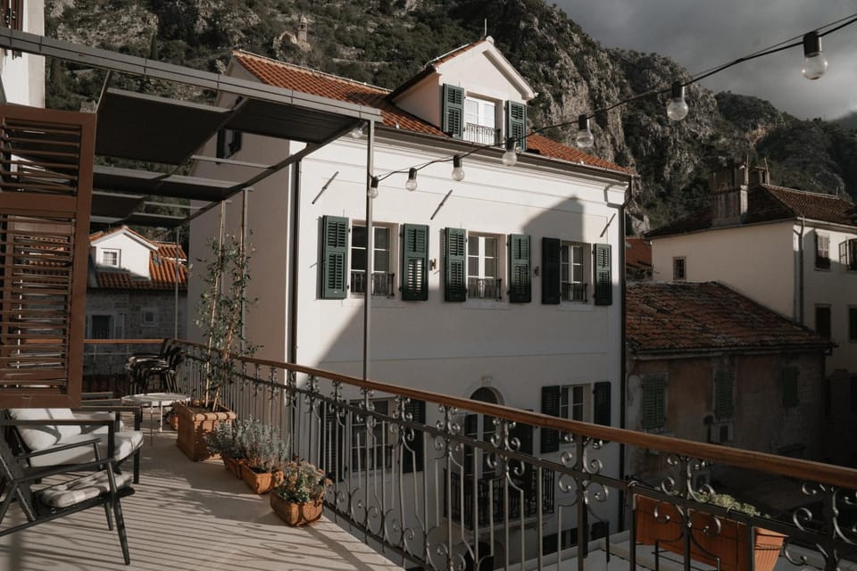 Balcony/Terrace, Mountain view