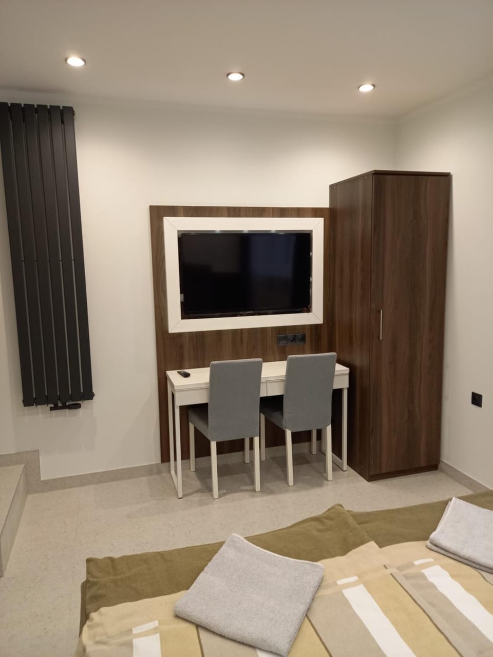 TV and multimedia, wardrobe