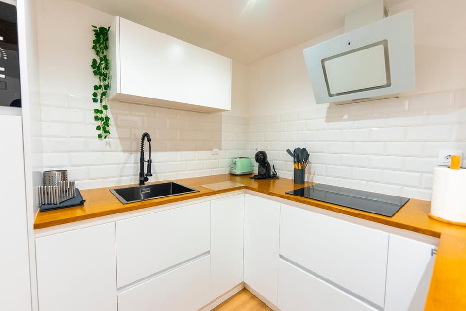 Coffee/tea facilities, kitchen