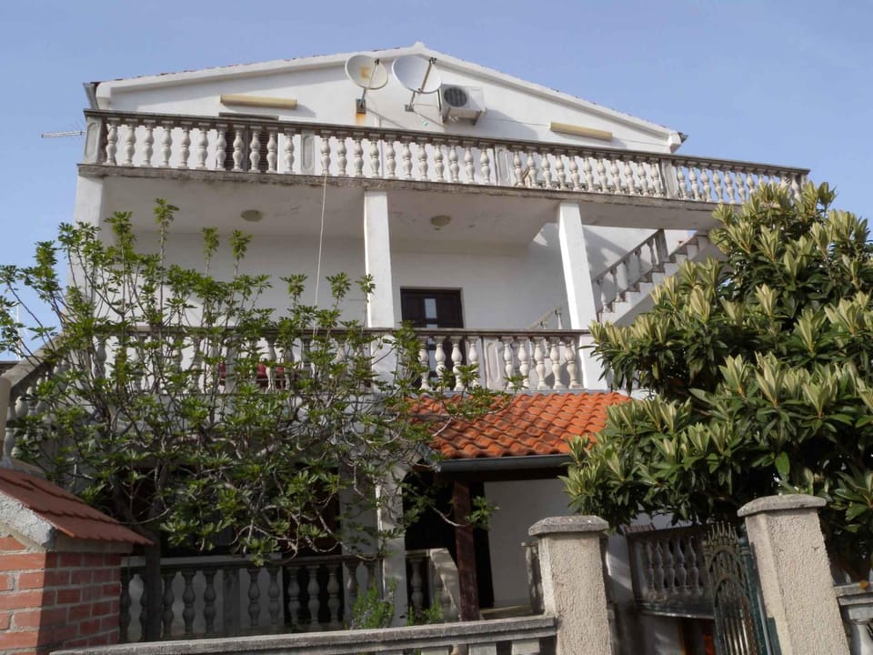 Property building, Summer
