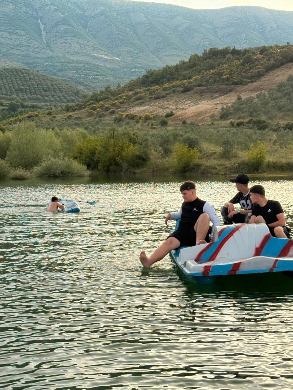 People, Natural landscape, Activities, Lake view, Mountain view, group of guests