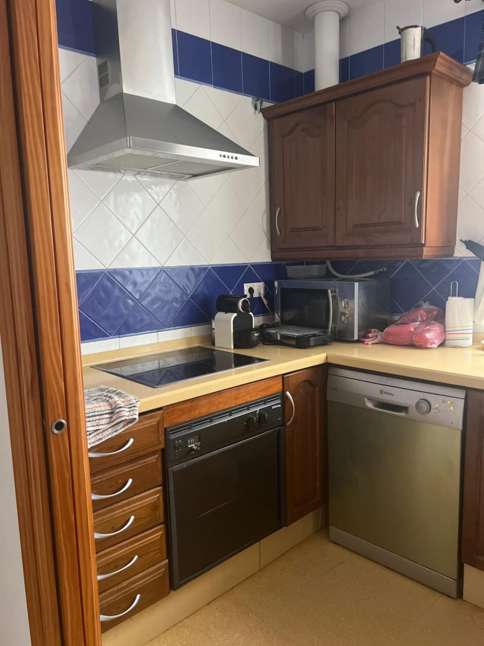 Kitchen or kitchenette, dishwasher, minibar, oven, pet friendly, stove, toaster