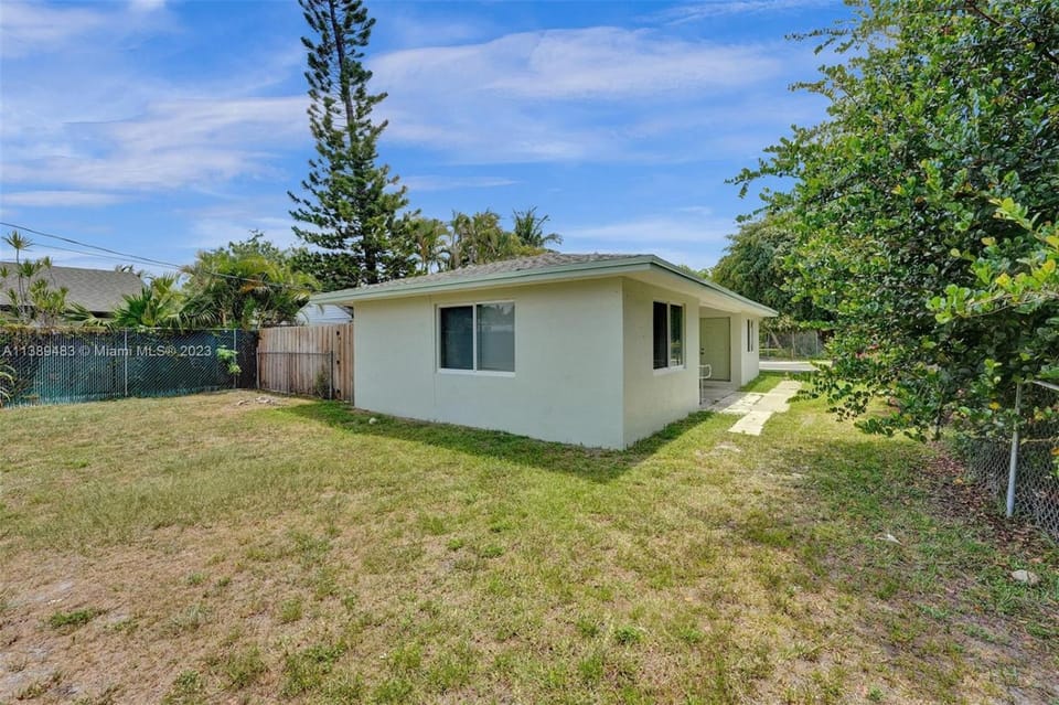 Walk to everything in Delray Beach Apartment in Delray Beach