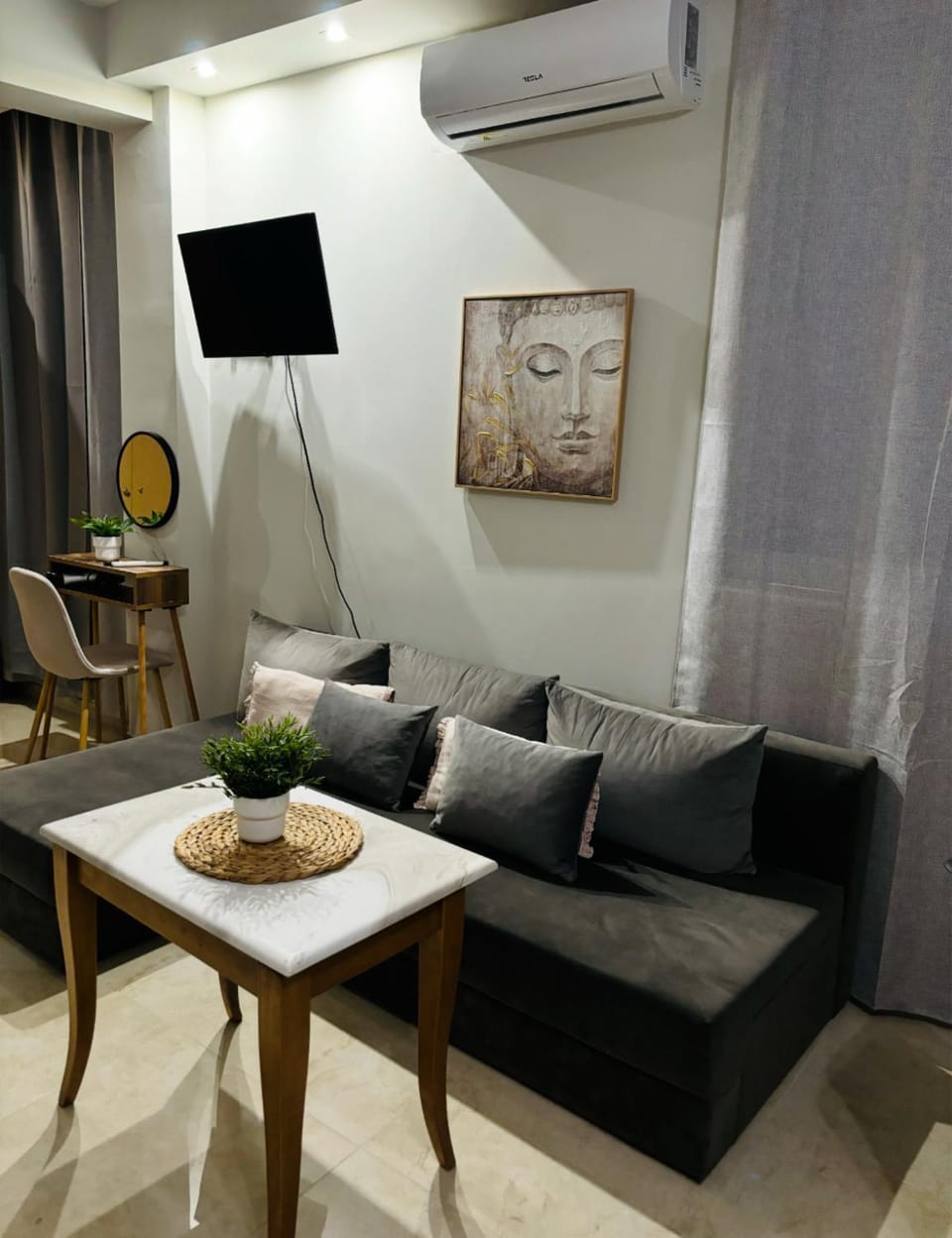 TV and multimedia, Living room, Seating area, air conditioner