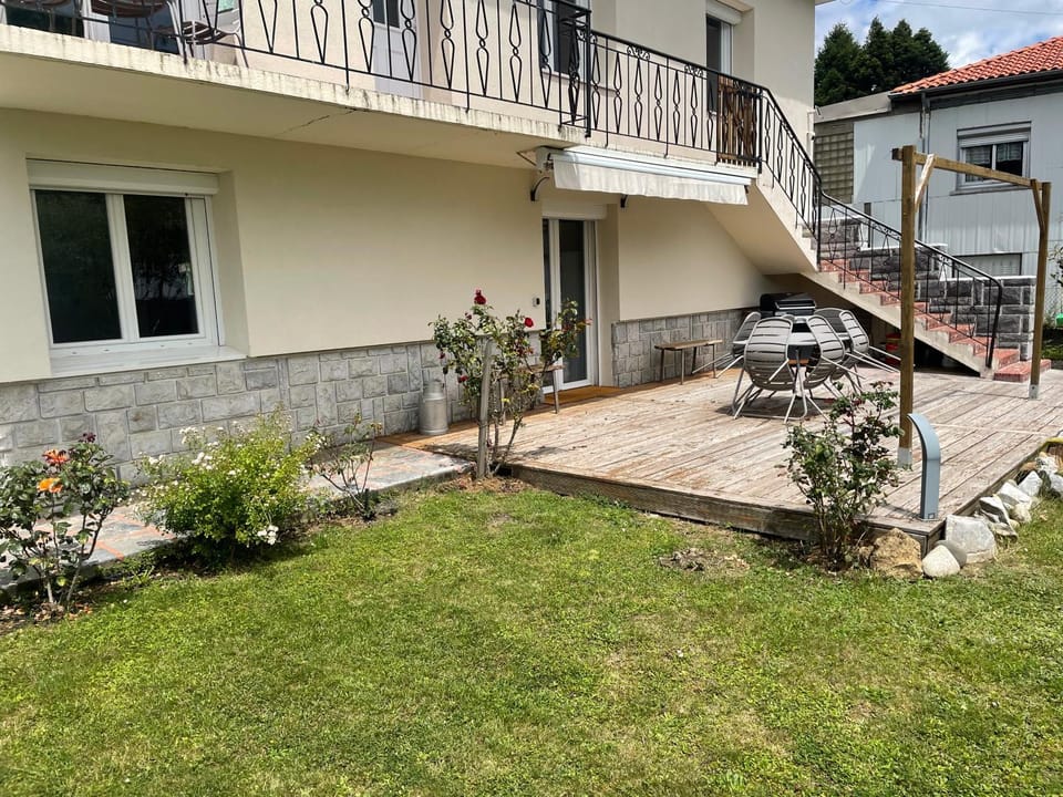 Patio, Day, Garden