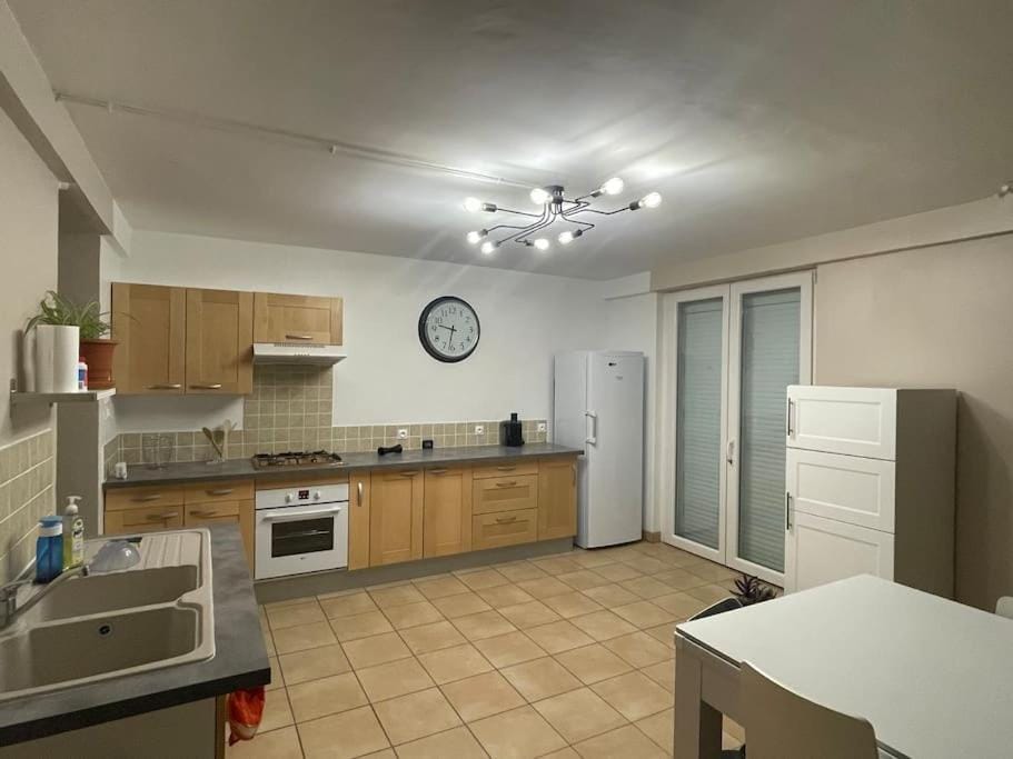 Kitchen or kitchenette, oven, stove