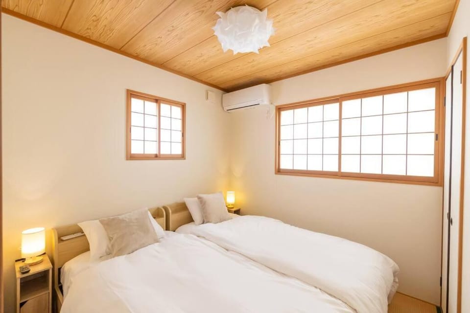 Bed, Bedroom, internet, air conditioner